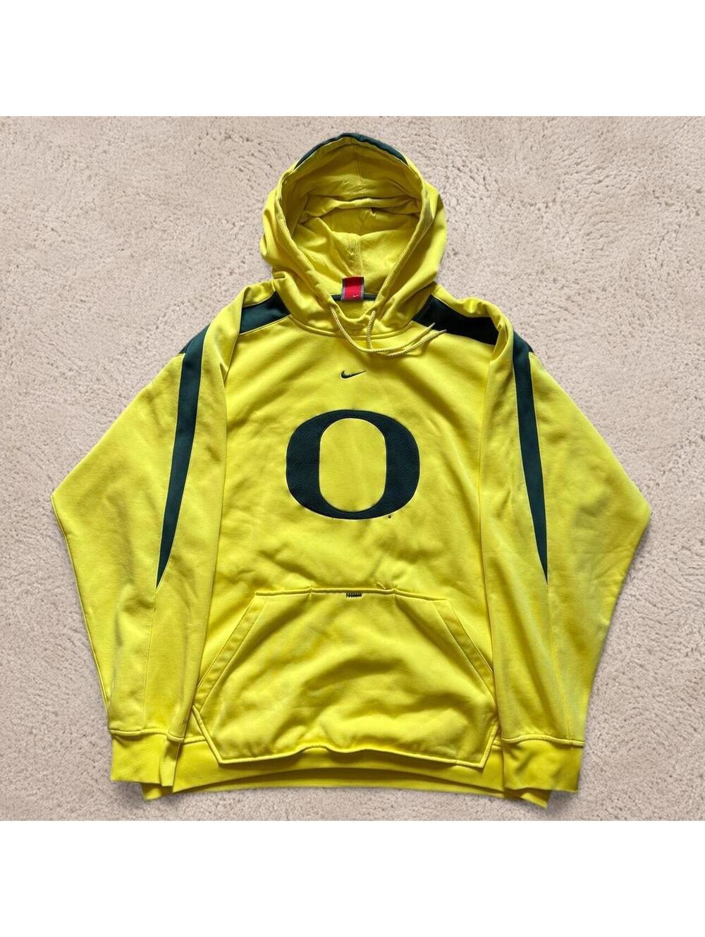 vintage Nike team red tag Oregon ducks center swoosh hoodie.